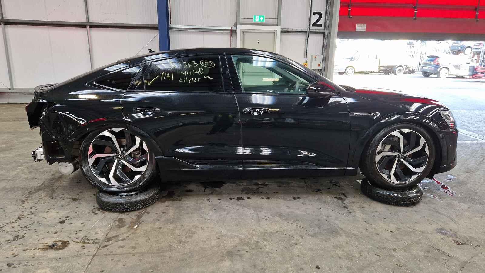 Audi Q8 2023 5 Door Hatchback Breaking View Auto part Audi Q8 2023 5 Door Hatchback Breaking