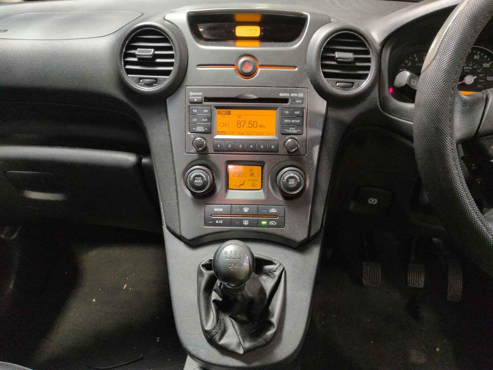 Kia Carens 2011 5 Door Mpv Breaking View Auto part Kia Carens 2011 5 Door Mpv Breaking