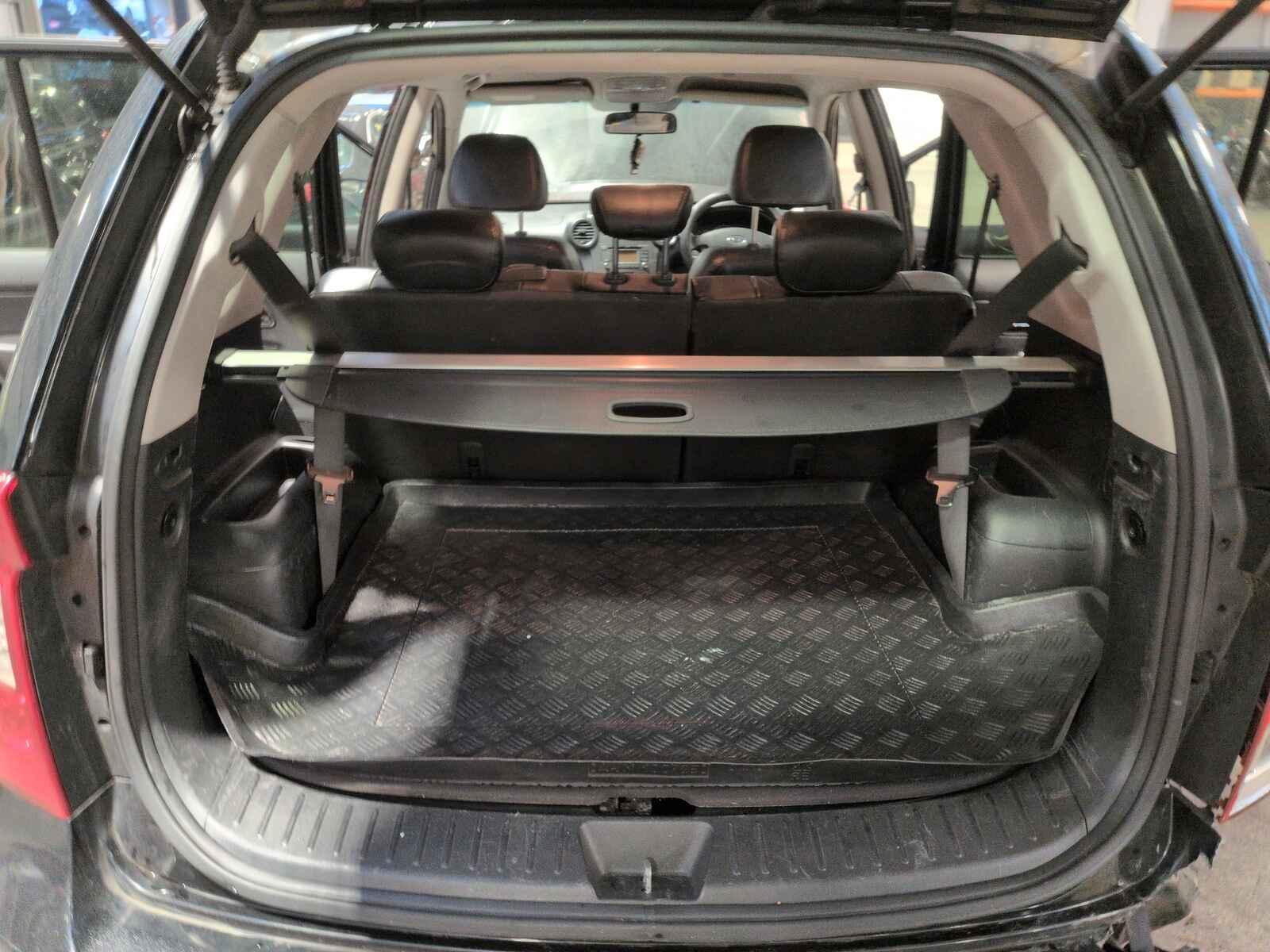 Kia Carens 2011 5 Door Mpv Breaking View Auto part Kia Carens 2011 5 Door Mpv Breaking
