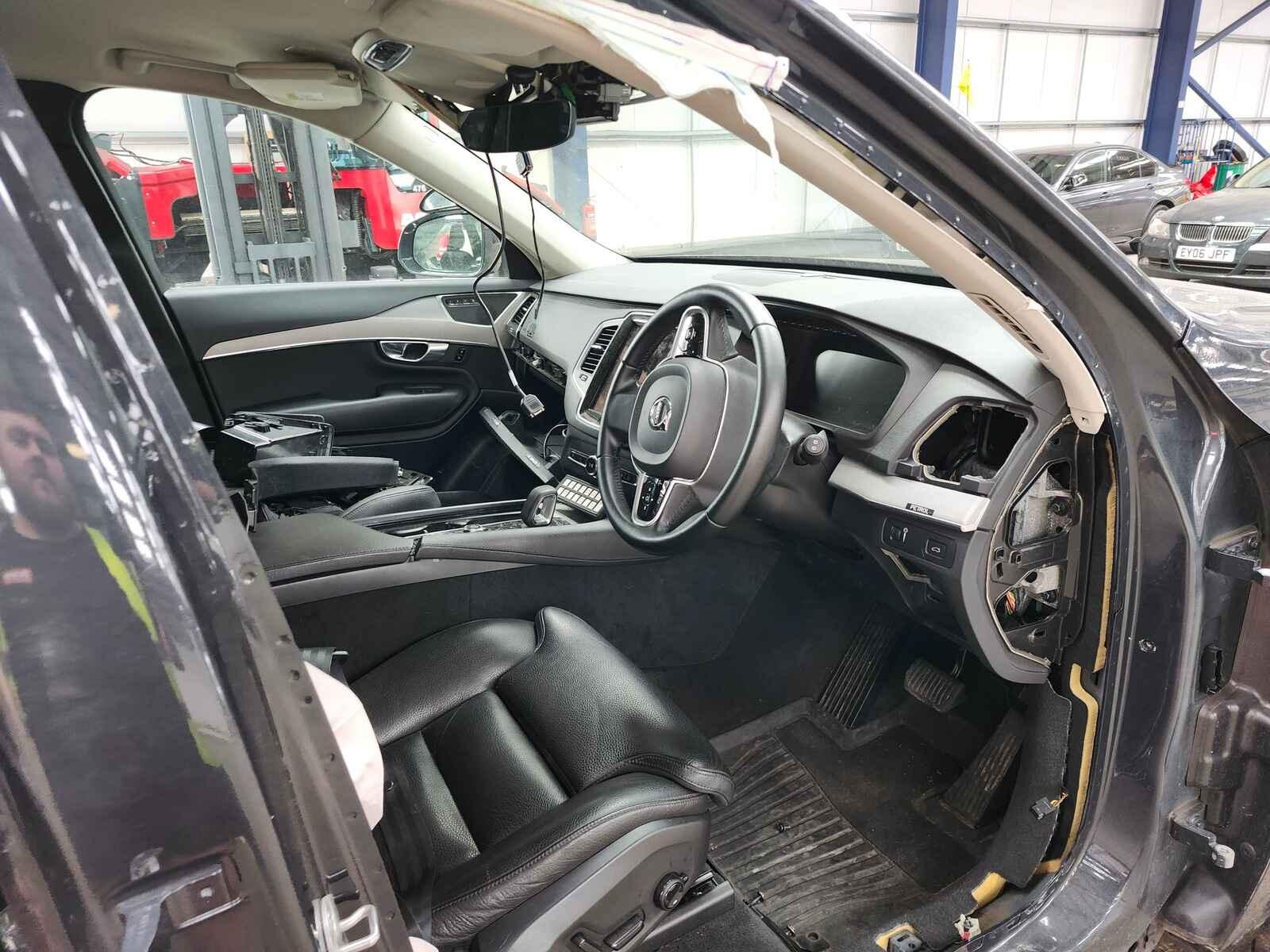 Volvo Xc90 2022 5 Door Estate Breaking View Auto part Volvo Xc90 2022 5 Door Estate Breaking