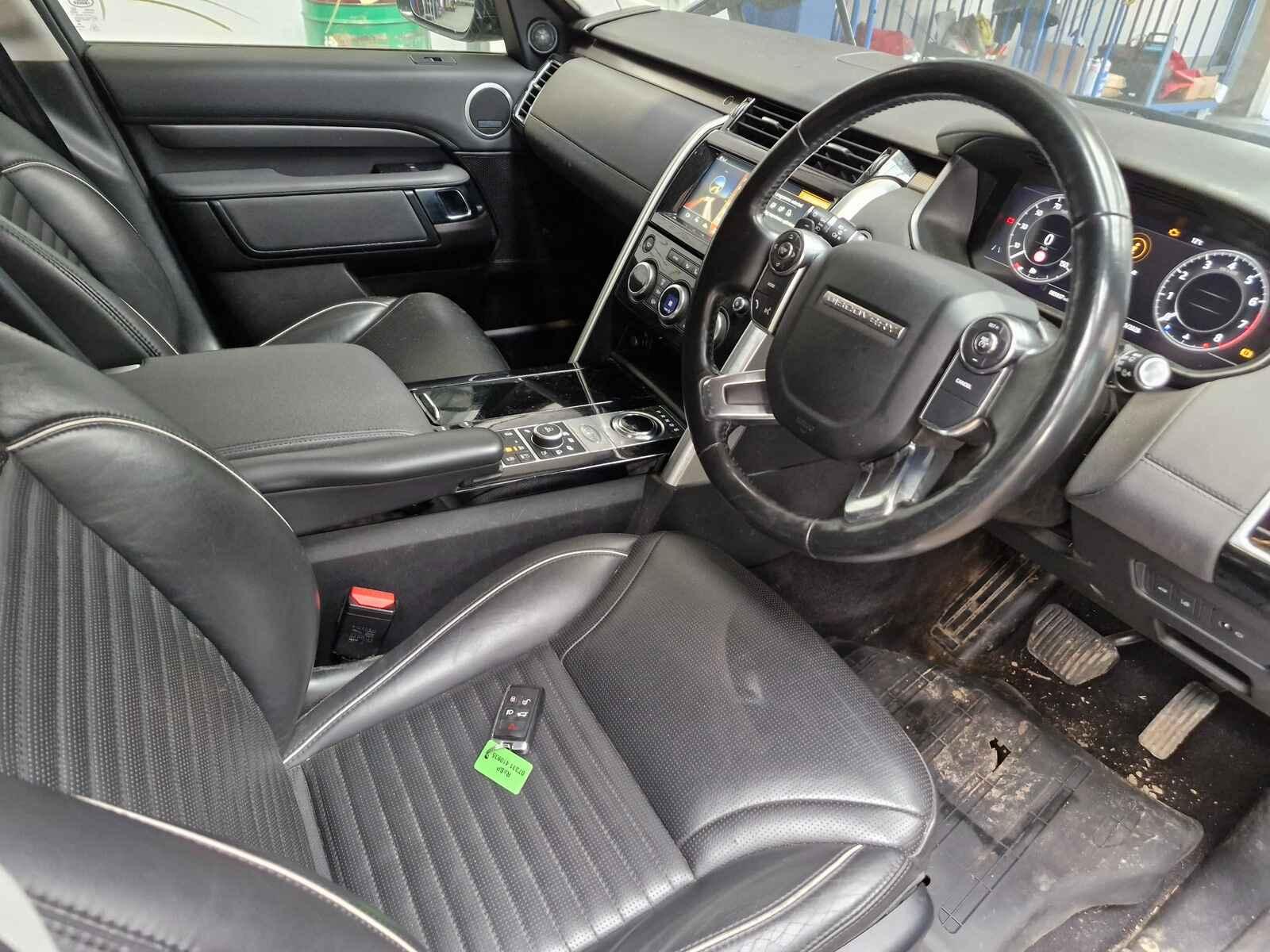 Land Rover Discovery 2018 5 Door Estate Breaking View Auto part Land Rover Discovery 2018 5 Door Estate Breaking