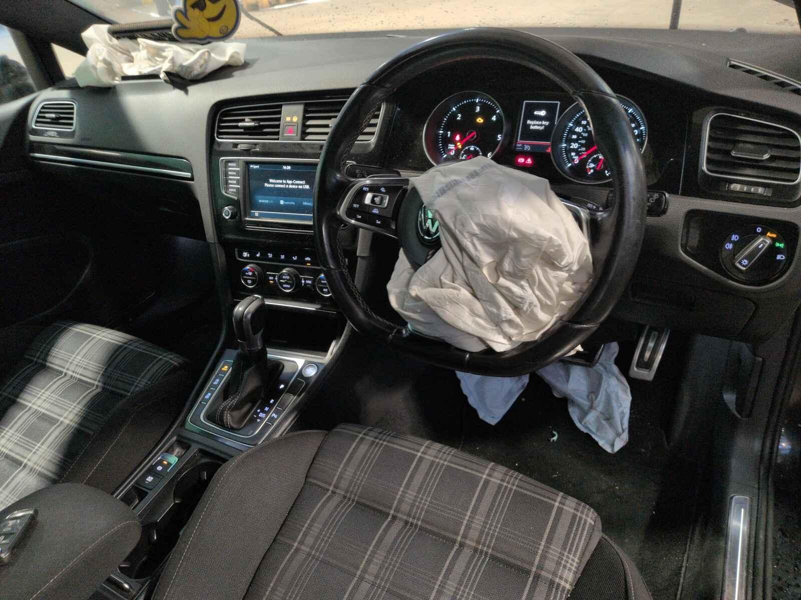 Volkswagen Golf 2017 5 Door Hatchback Breaking View Auto part Volkswagen Golf 2017 5 Door Hatchback Breaking