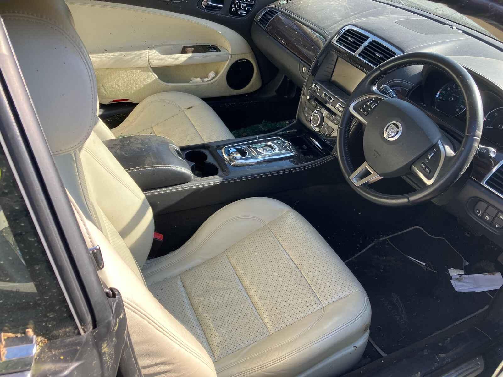 Jaguar Xk 2011 2 Door Convertible Breaking View Auto part Jaguar Xk 2011 2 Door Convertible Breaking
