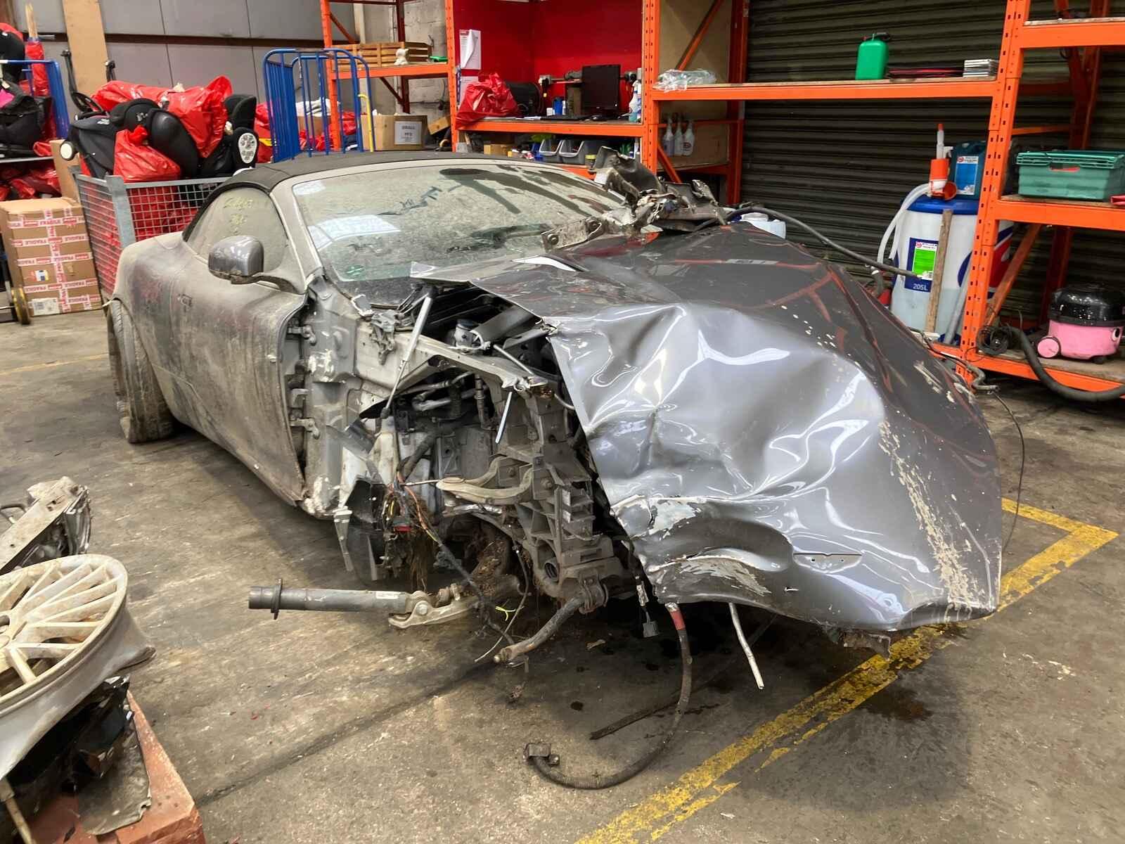 Image for a Aston Martin Db9 2010 2 Door Convertible Breaking
