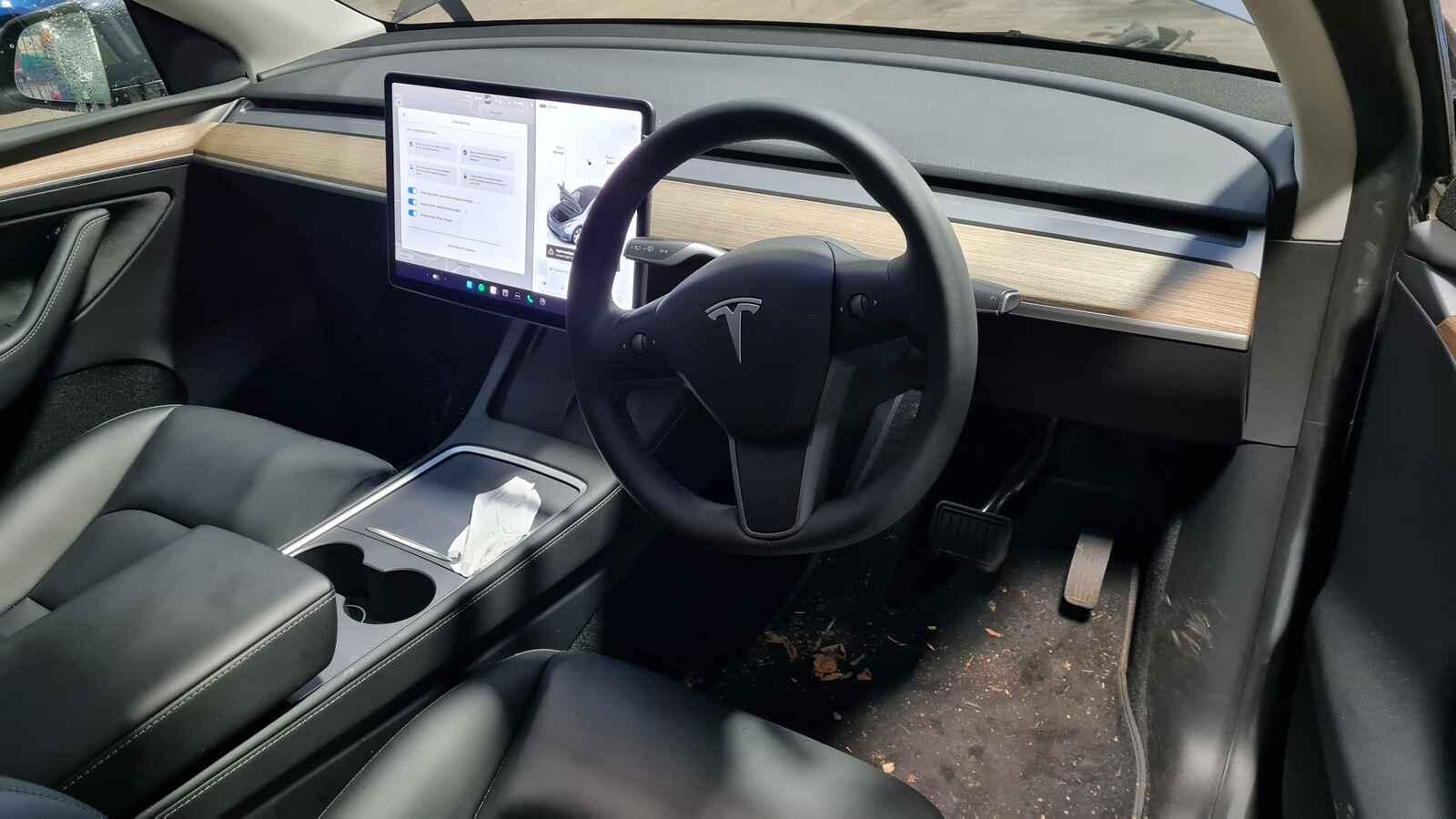 Tesla Model Y 2023 5 Door Mpv Breaking View Auto part Tesla Model Y 2023 5 Door Mpv Breaking