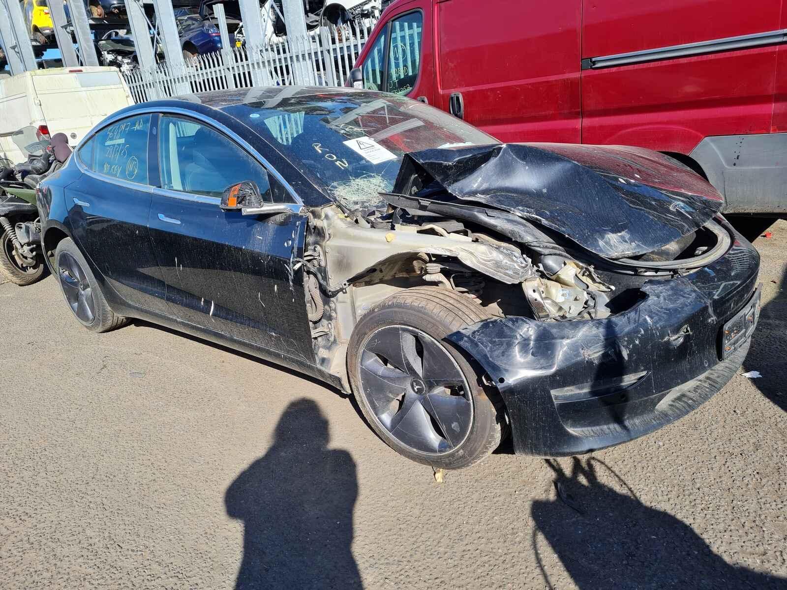 Image for a Tesla Model 3 2019 4 Door Saloon Breaking