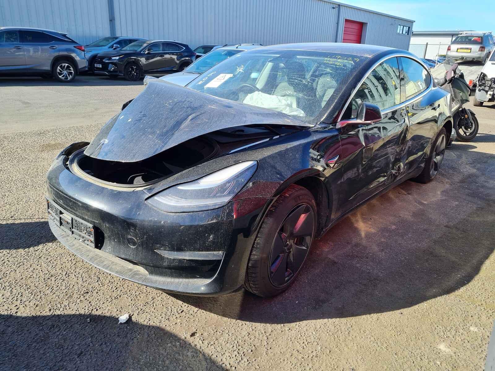 View Auto part Tesla Model 3 2019 4 Door Saloon Breaking