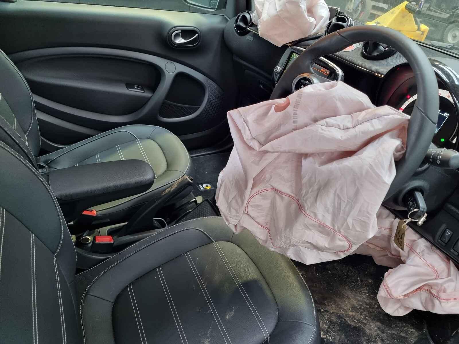 Smart Fortwo; Smartcar 2024 2 Door Coupe Breaking View Auto part Smart Fortwo; Smartcar 2024 2 Door Coupe Breaking