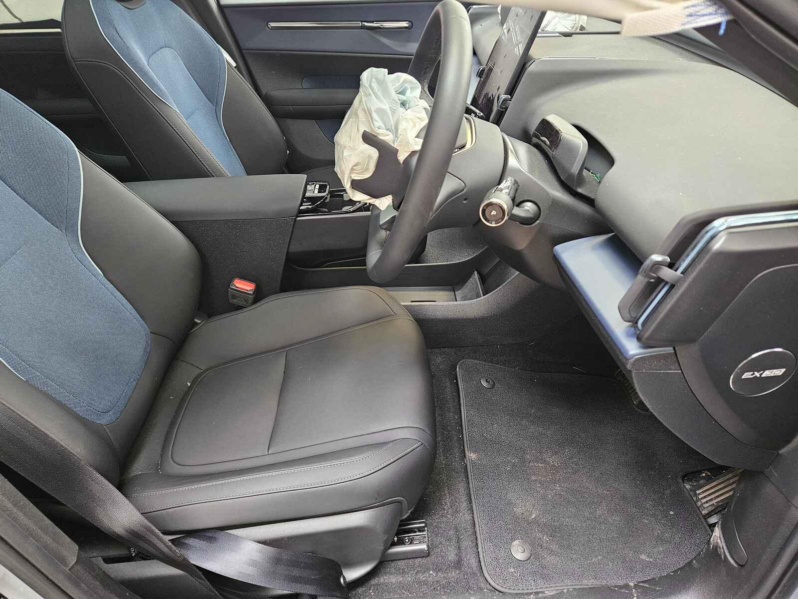 Volvo Ex30 2025 5 Door Estate Breaking View Auto part Volvo Ex30 2025 5 Door Estate Breaking