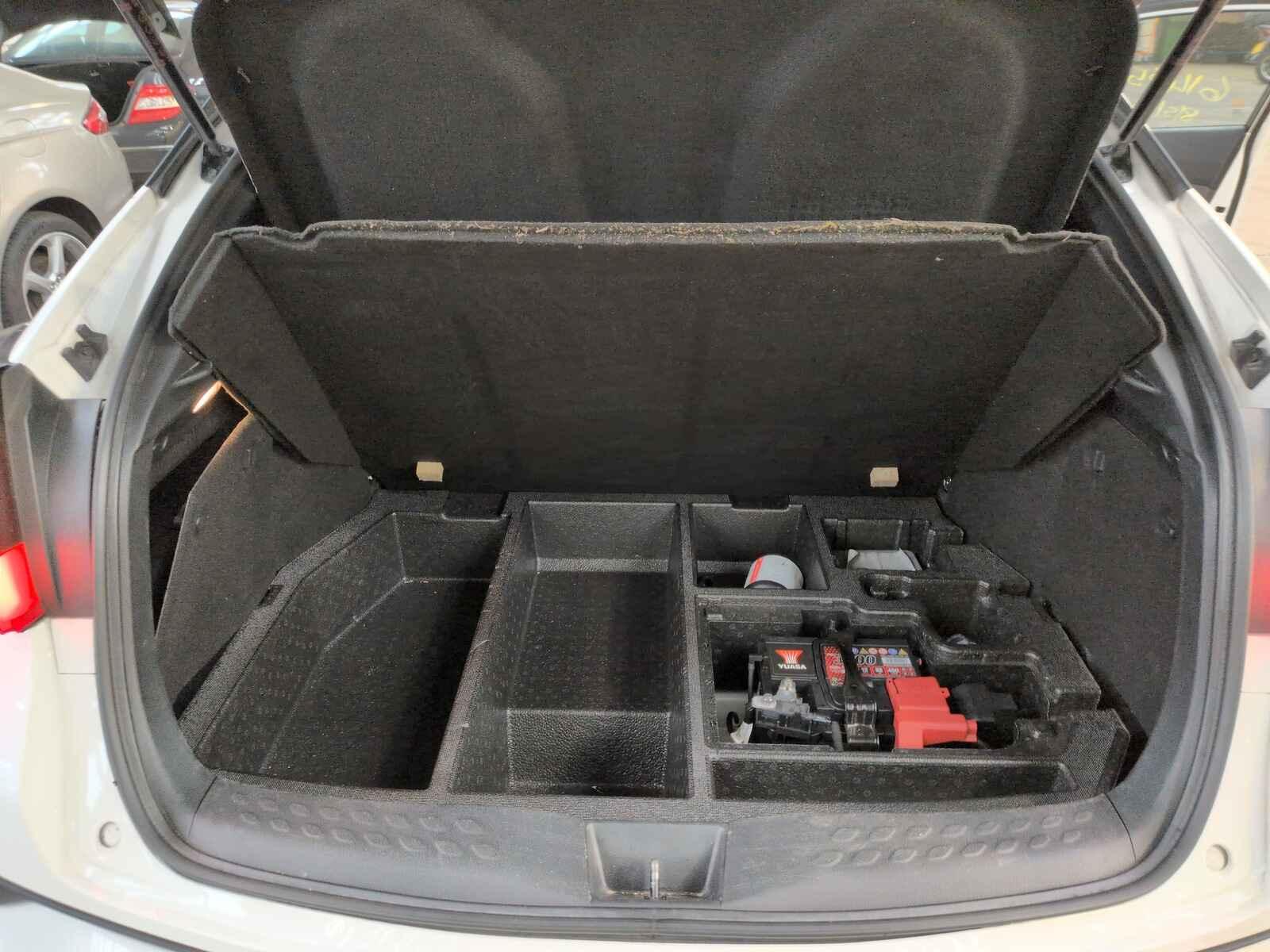 Toyota C-hr 2020 5 Door Hatchback Breaking View Auto part Toyota C-hr 2020 5 Door Hatchback Breaking