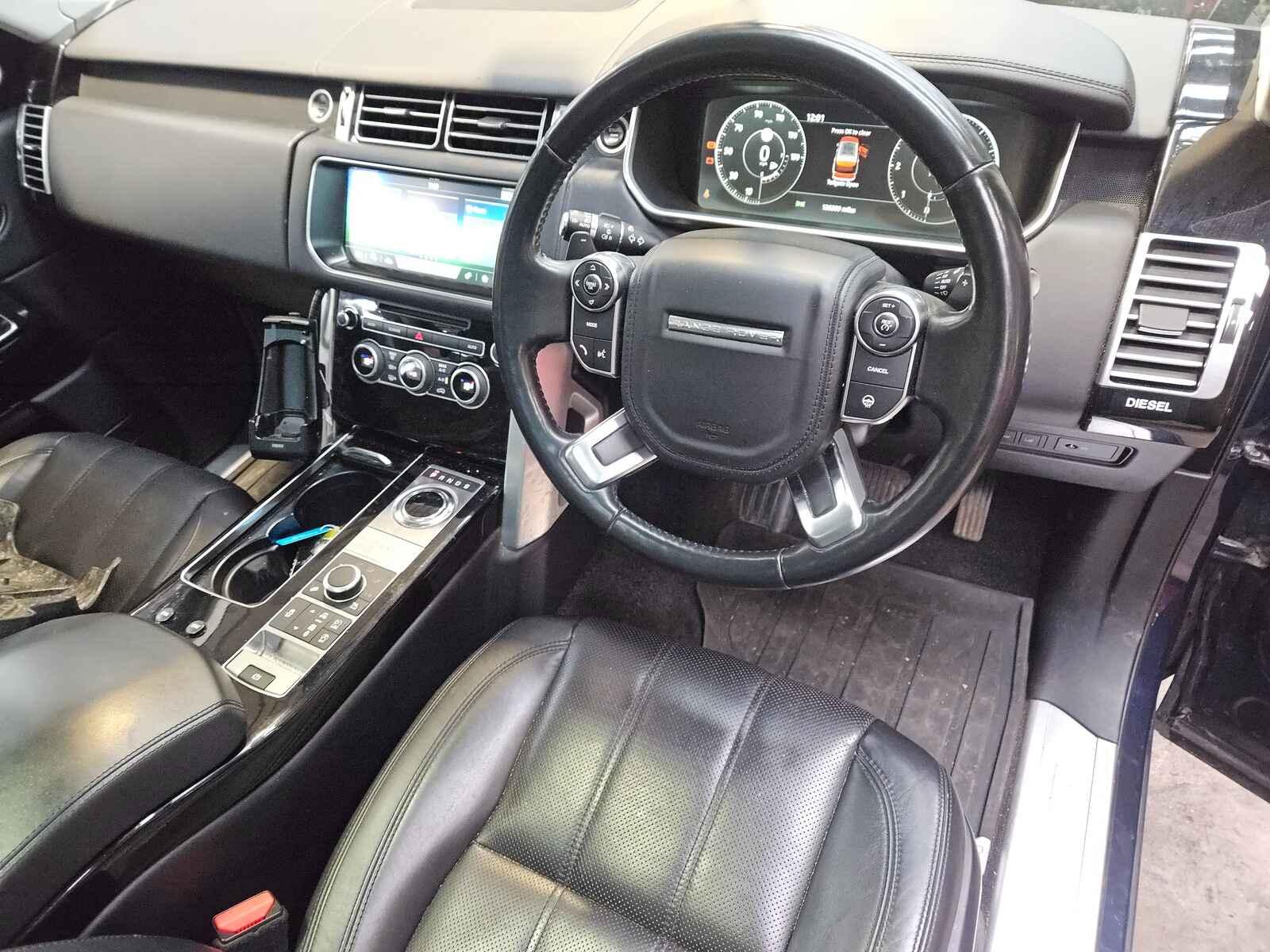 Land Rover Range Rover 2017 5 Door Estate Breaking View Auto part Land Rover Range Rover 2017 5 Door Estate Breaking