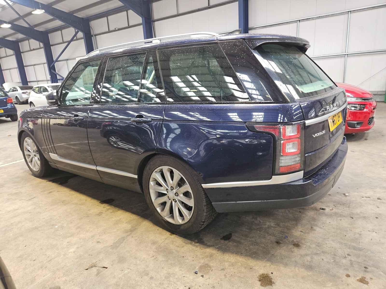 Land Rover Range Rover 2017 5 Door Estate Breaking View Auto part Land Rover Range Rover 2017 5 Door Estate Breaking