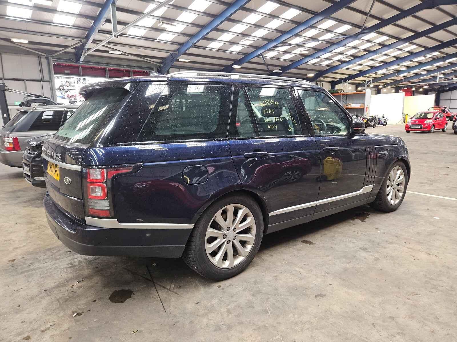Land Rover Range Rover 2017 5 Door Estate Breaking View Auto part Land Rover Range Rover 2017 5 Door Estate Breaking