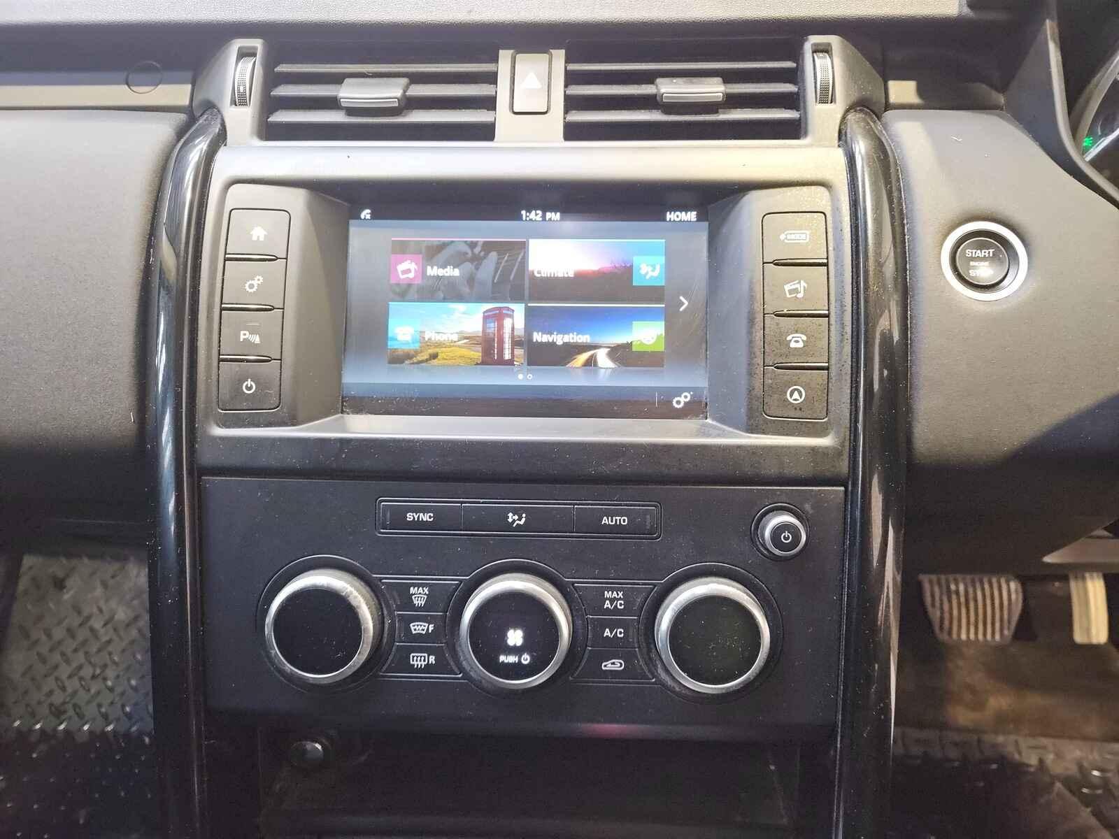 Land Rover Discovery 2017 5 Door Estate Breaking View Auto part Land Rover Discovery 2017 5 Door Estate Breaking