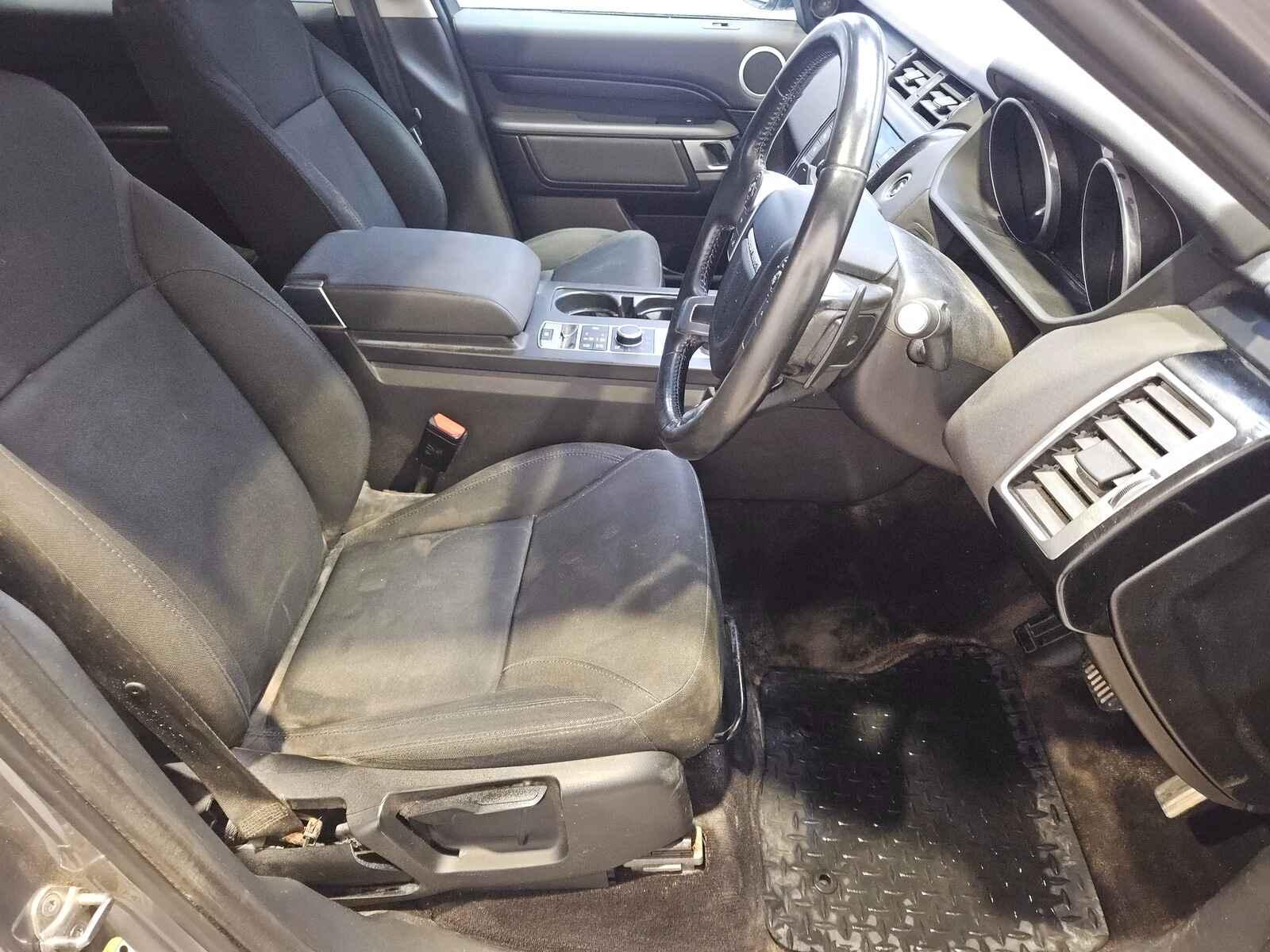 Land Rover Discovery 2017 5 Door Estate Breaking View Auto part Land Rover Discovery 2017 5 Door Estate Breaking