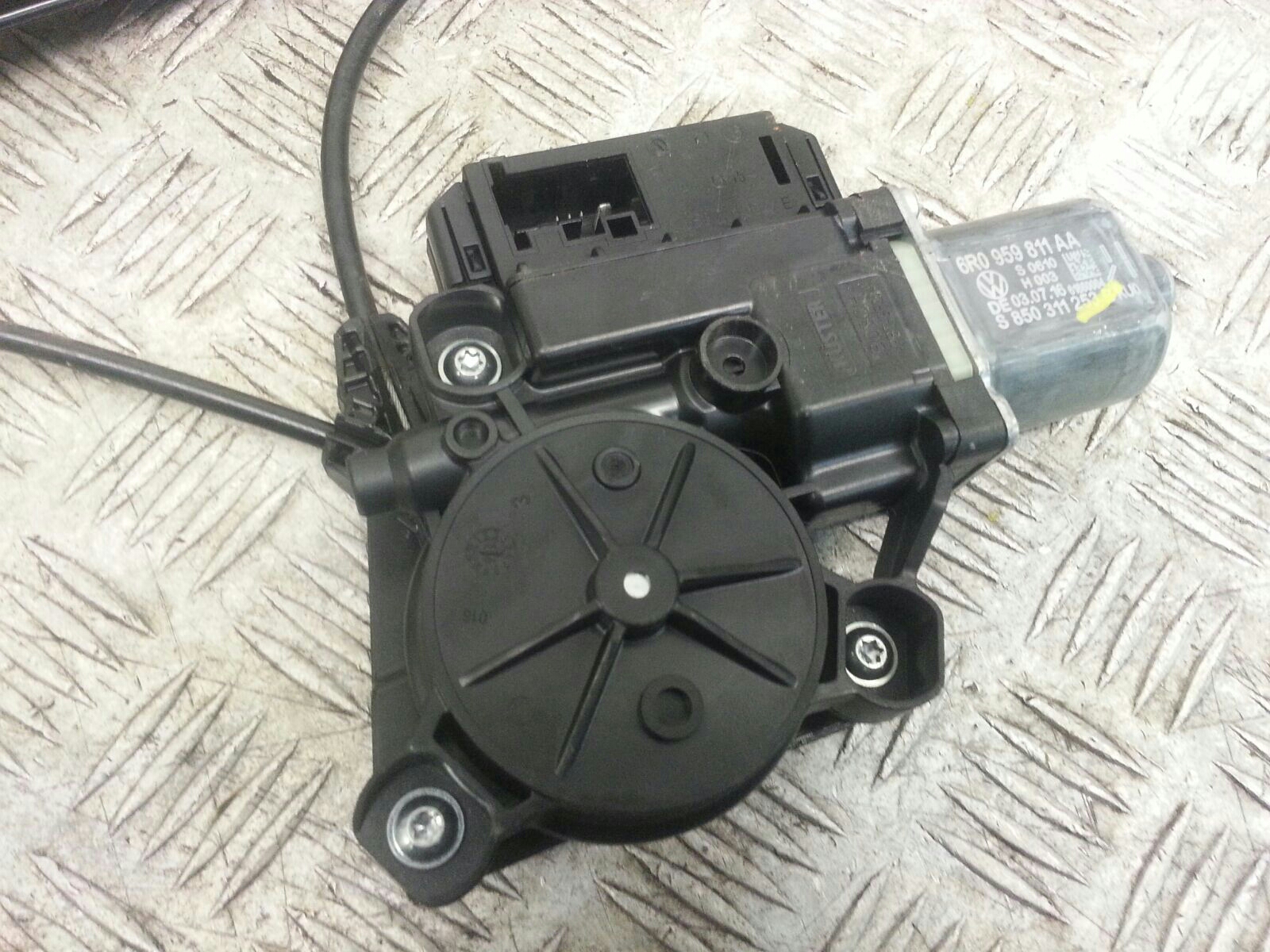 LR Window Regulator Polo Volkswagen 2016 