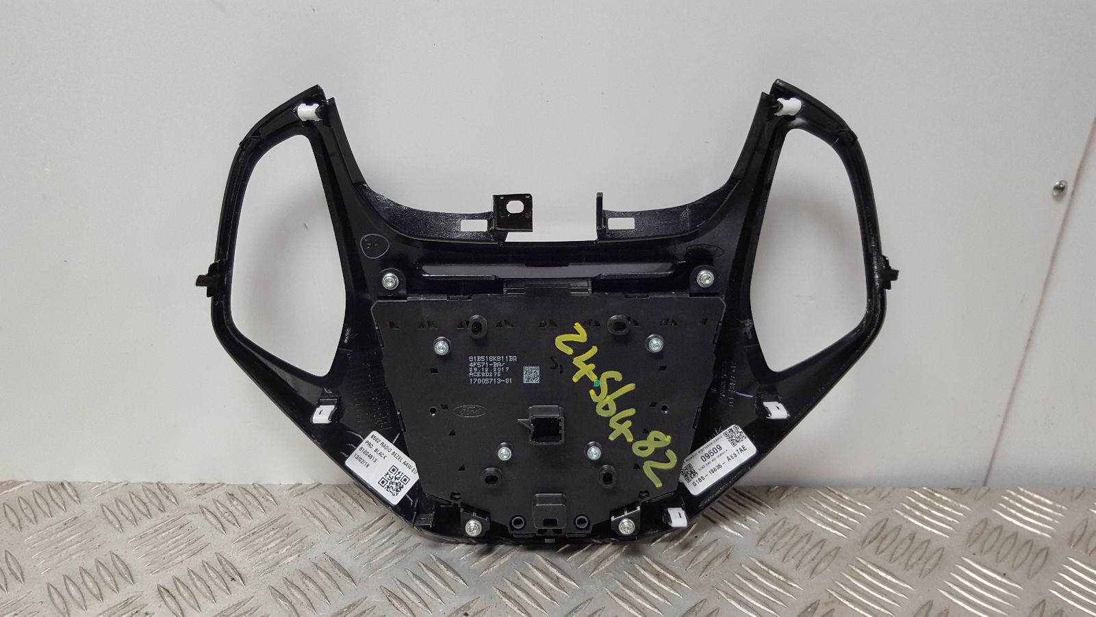 A/V Equipment Ka+ Ford 2018